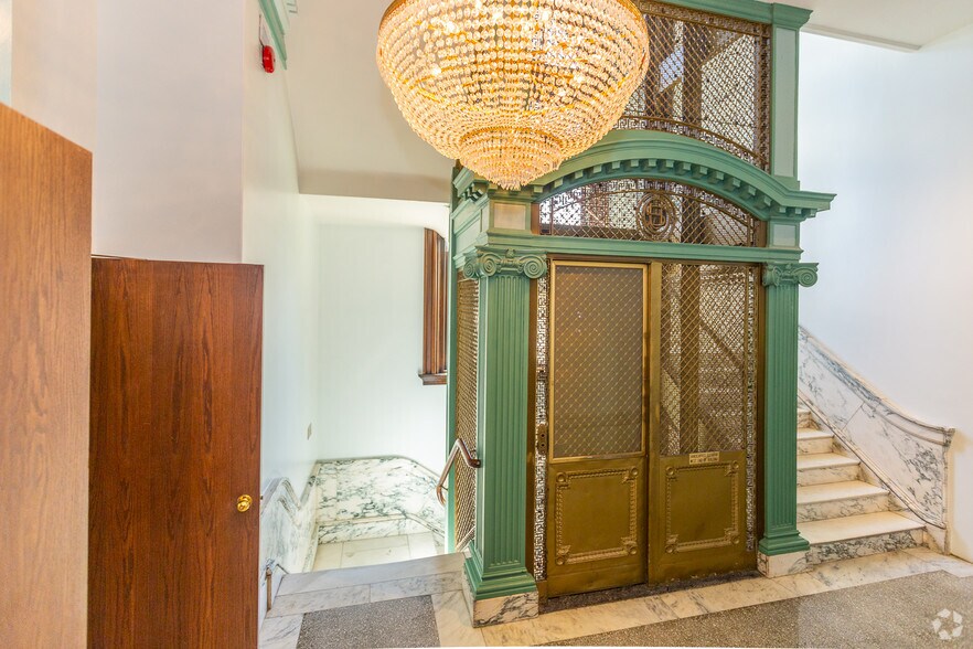 More Photos Of 298 24th St, Ogden Office Residential For Lease