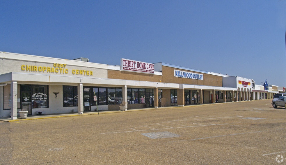 More Photos Of 880 Brookway Blvd, Brookhaven Storefront For Lease