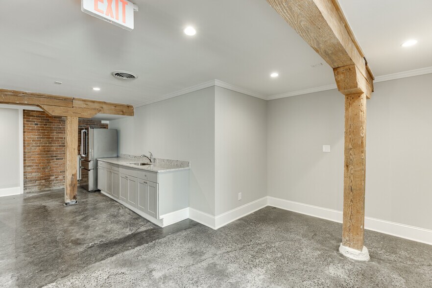 More Photos Of 55 Scott St, Buford Office For Lease