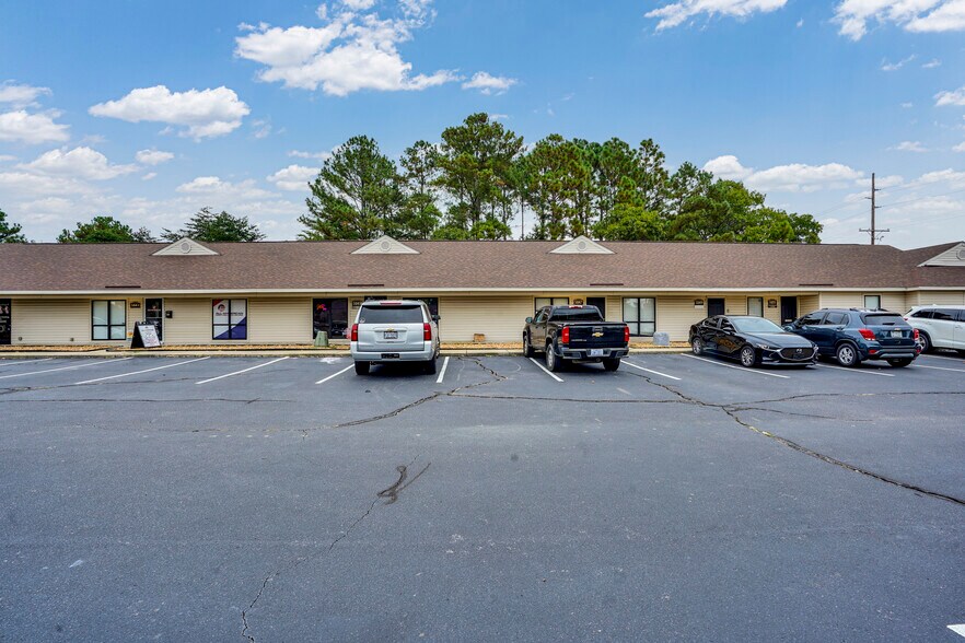 More Photos Of 5841-5851 Ramsey St, Fayetteville Office Residential For Lease