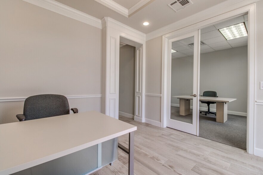 More Photos Of 830 Julie Rivers Dr, Sugar Land Medical For Sale