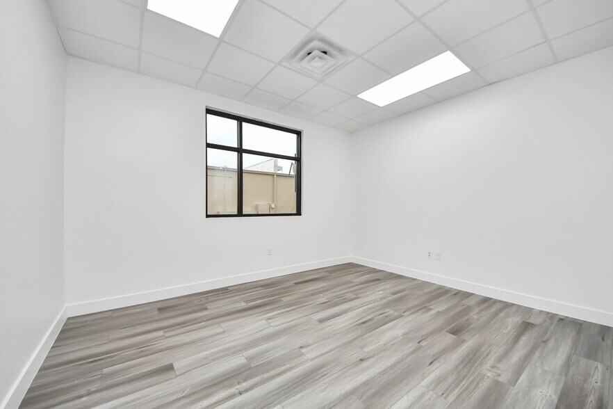 More Photos Of 4807 Sugar Grove Blvd, Stafford Office For Lease