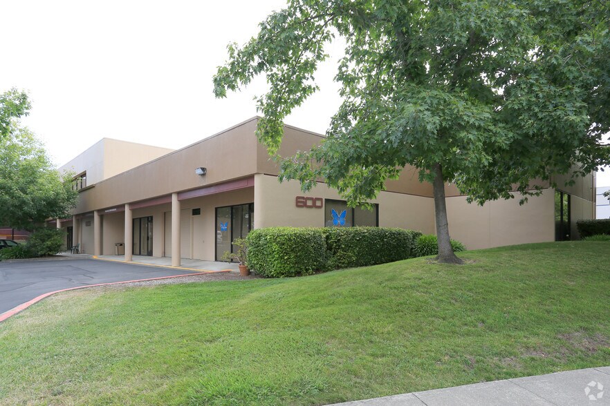 More Photos Of 600 Martin Ave, Rohnert Park Light Manufacturing For Lease