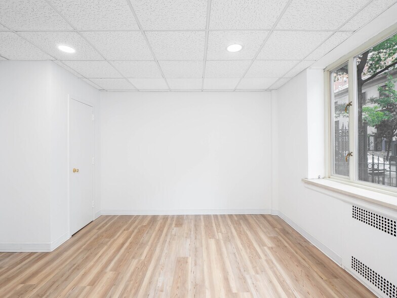 More Photos Of 36 E 36th St, New York Apartments For Lease