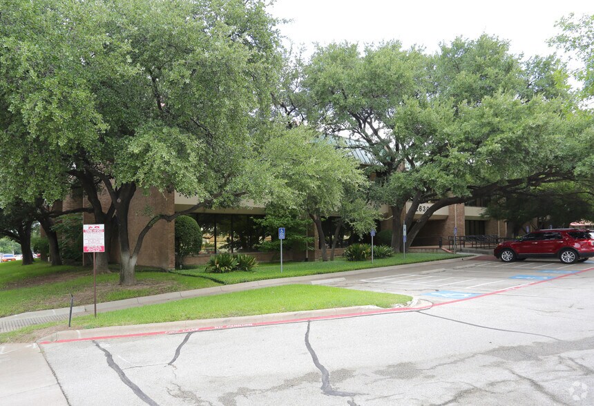 More Photos Of 2630 West Fwy, Fort Worth Office For Lease