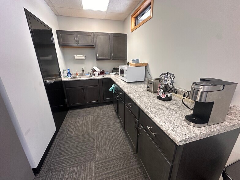 More Photos Of 5171 Plainfield Ave NE, Grand Rapids Medical For Lease