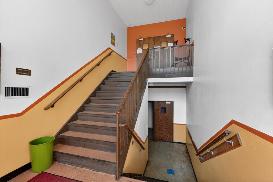 More Photos Of 206 Emerling Dr, Saint Louis Religious Facility For Sale