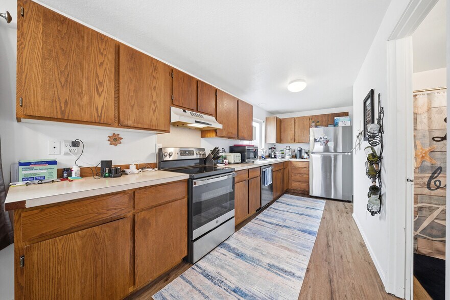 More Photos Of 101 S Miller St, Rockaway Beach Storefront Retail Residential For Sale