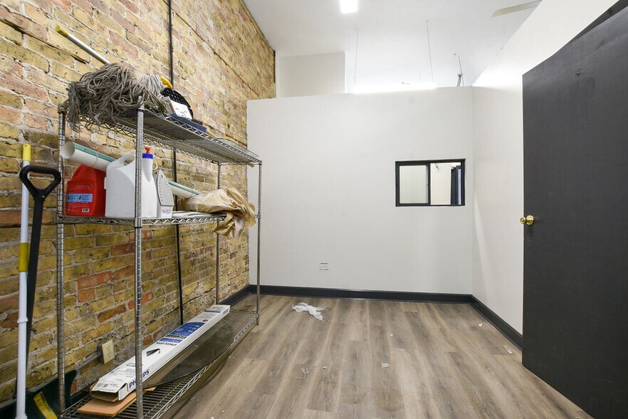 More Photos Of 3501 W Armitage Ave, Chicago Apartments For Lease