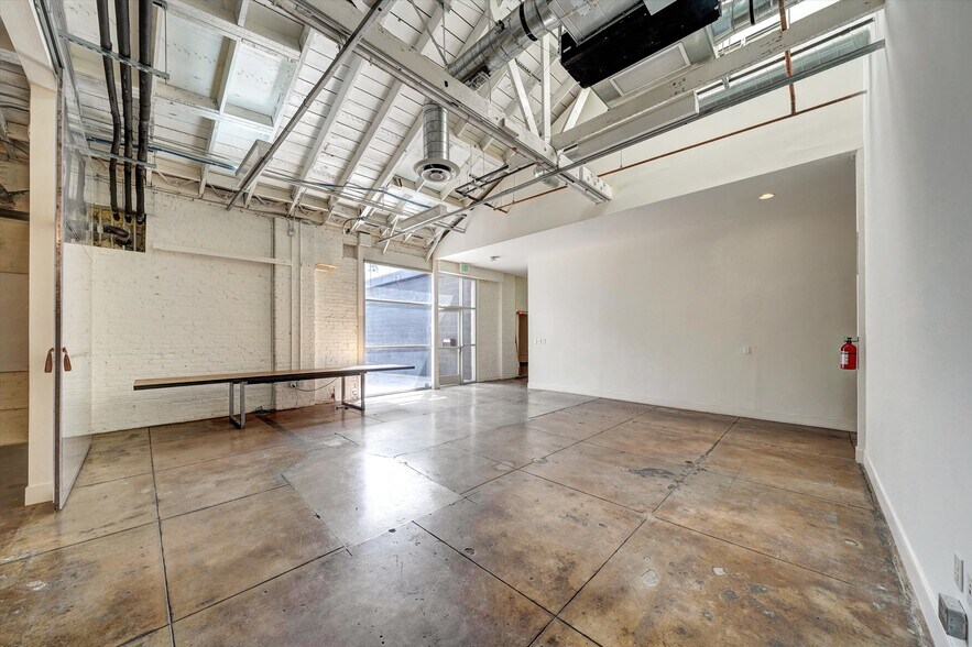 More Photos Of 1305 N Catalina St, Los Angeles Loft Creative Space For Lease