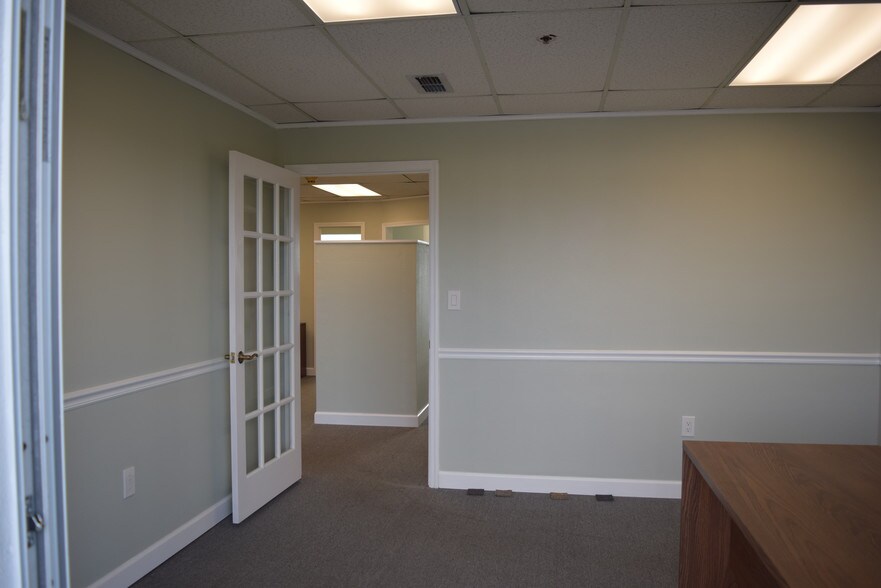 More Photos Of 1460 S McCall Rd, Englewood Medical For Sale