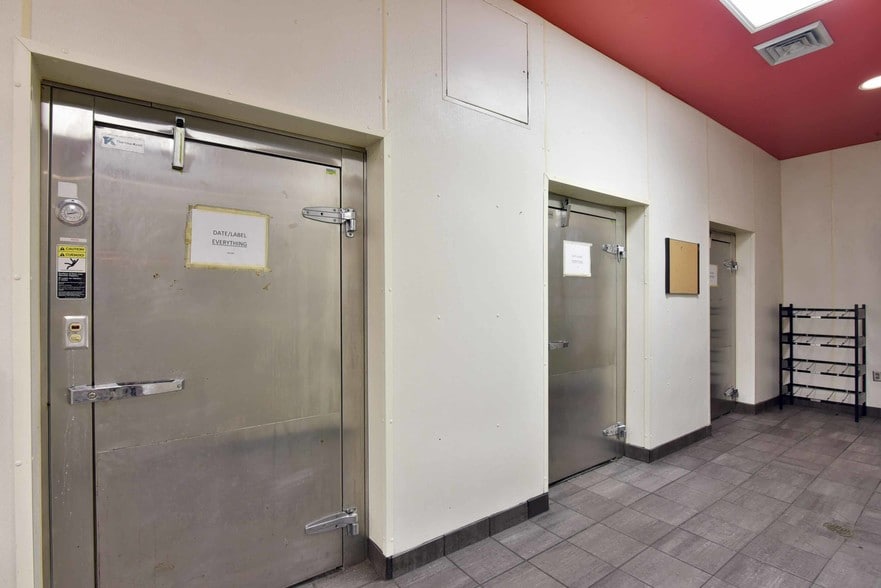 More Photos Of 2807 Meredyth Dr, Albany Restaurant For Sale