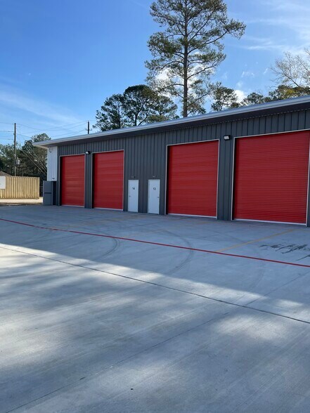 More Photos Of 8908 Dowdell Rd, Tomball Unknown For Lease