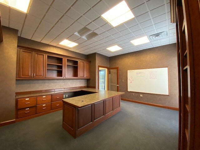 More Photos Of 616 Village Dr, Virginia Beach Office For Lease