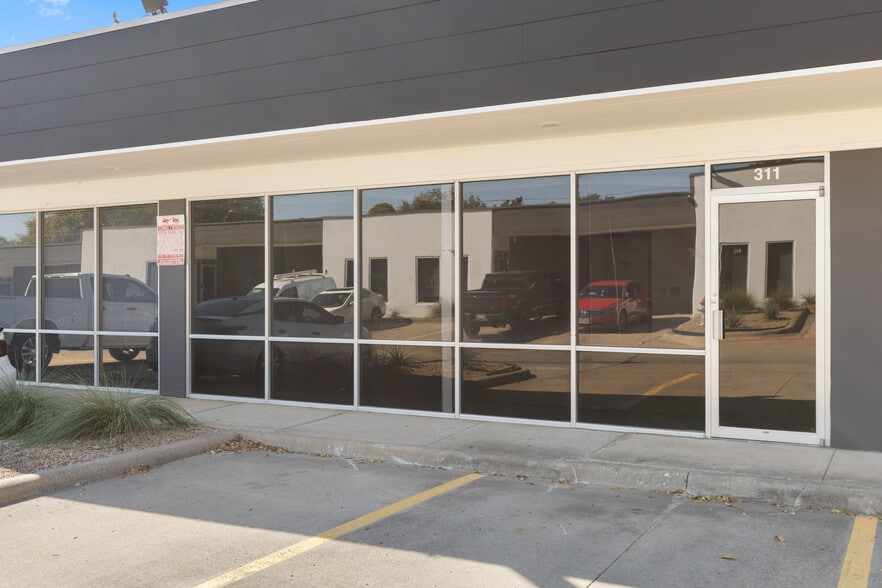 More Photos Of 15330 Lyndon B Johnson Fwy, Mesquite Unknown For Lease