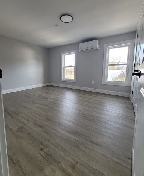 More Photos Of 19-25 Vineyard Ave, Highland Apartments For Sale