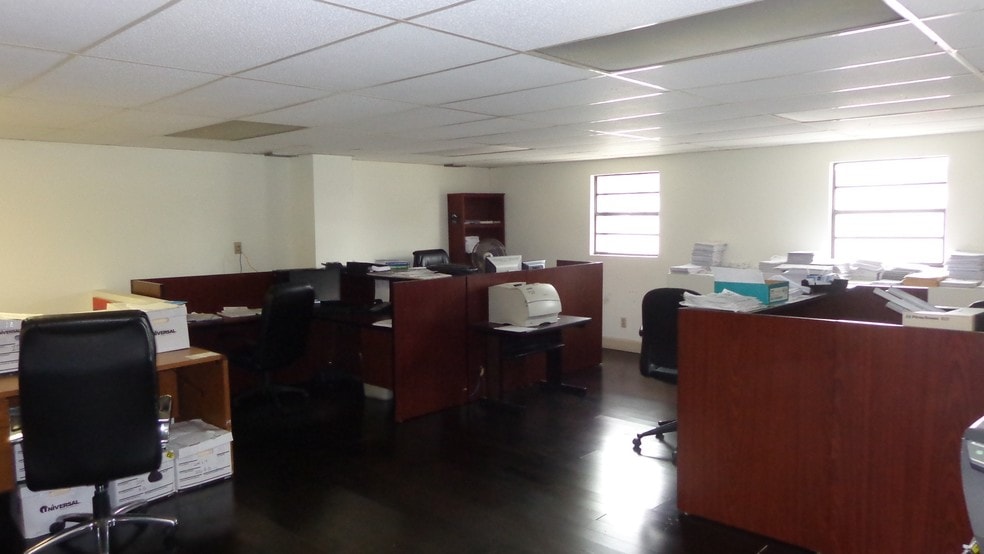 More Photos Of 13977-13981 SW 140th St, Miami Light Distribution For Sale