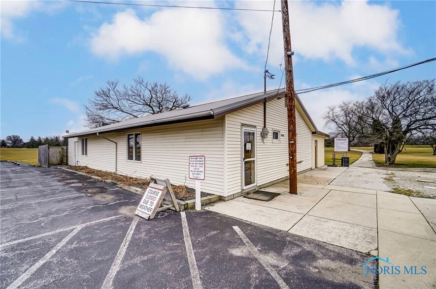 Primary Photo Of 3770 County Road 23, Fostoria Storefront For Sale