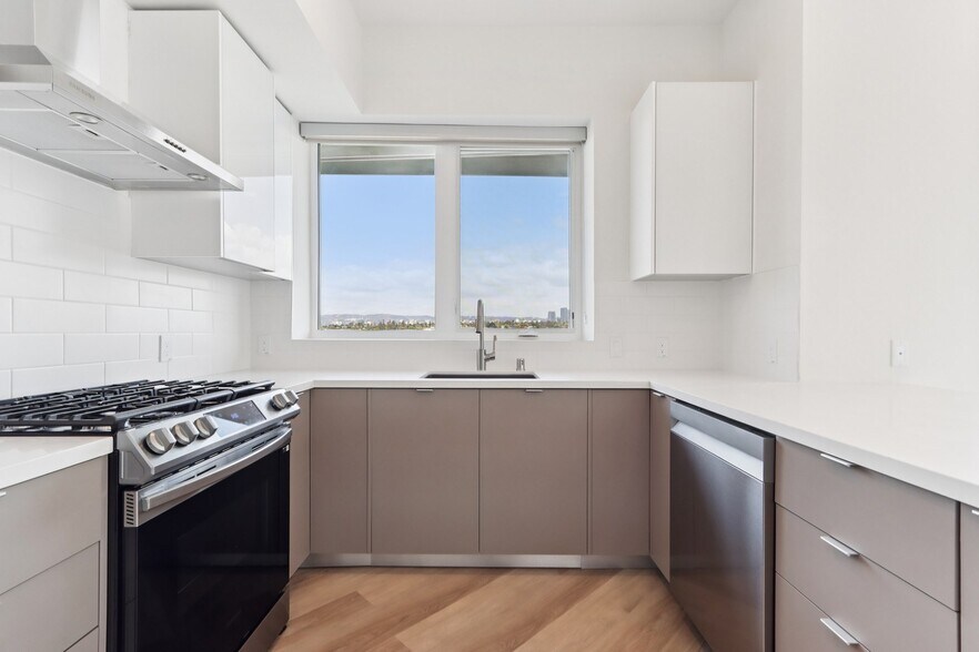 More Photos Of 9900 Venice Blvd, Culver City Apartments For Lease