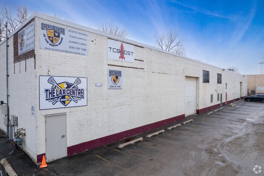 More Photos Of 600 Waukegan Rd, Northbrook Flex For Lease
