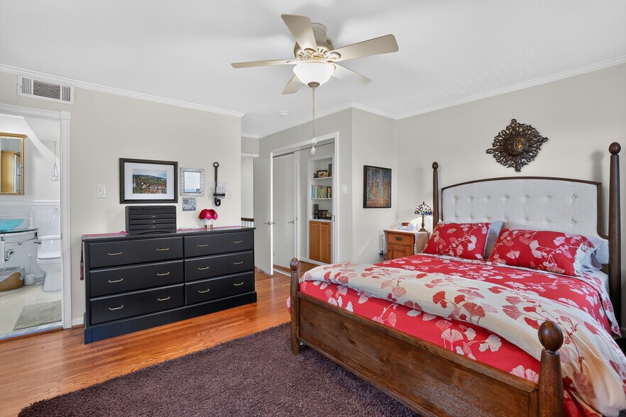 More Photos Of 3554-3556 Woodcrest Ave, Newtown Square Apartments For Sale