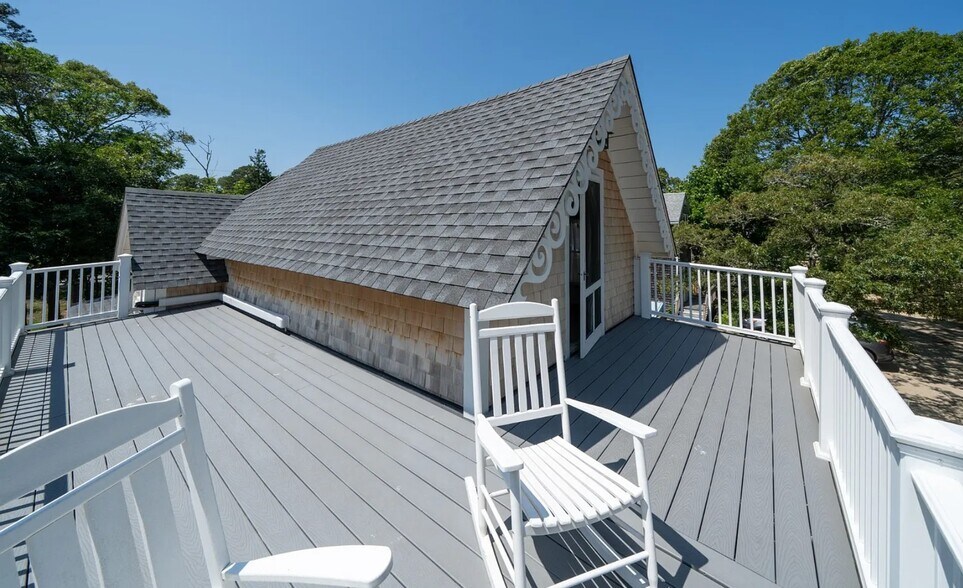 More Photos Of 9 Brunswick Ave, Vineyard Haven Specialty For Sale
