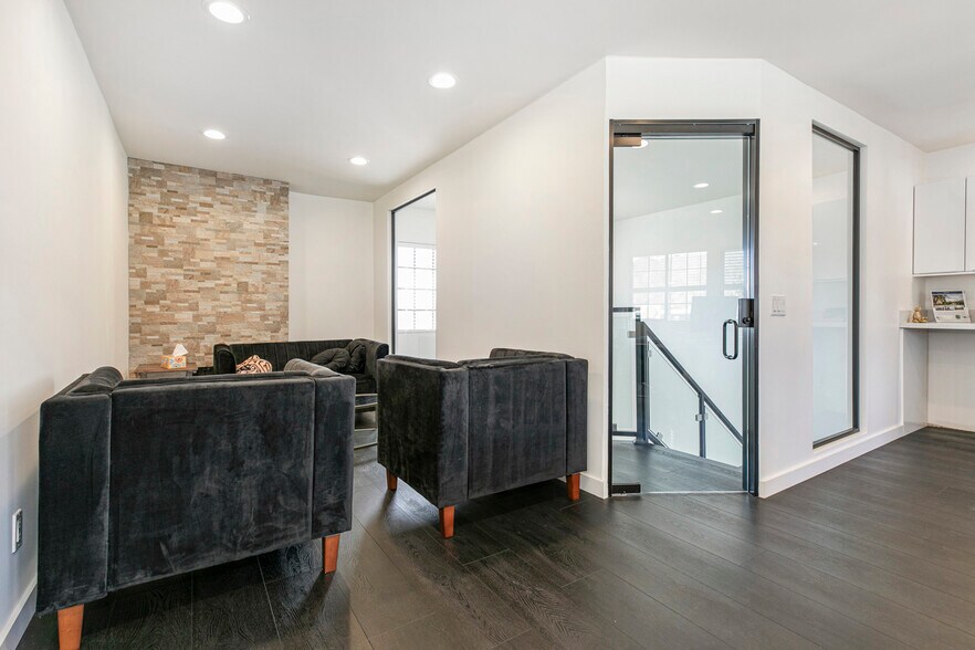 More Photos Of 207 W Alameda Ave, Burbank Office For Sale