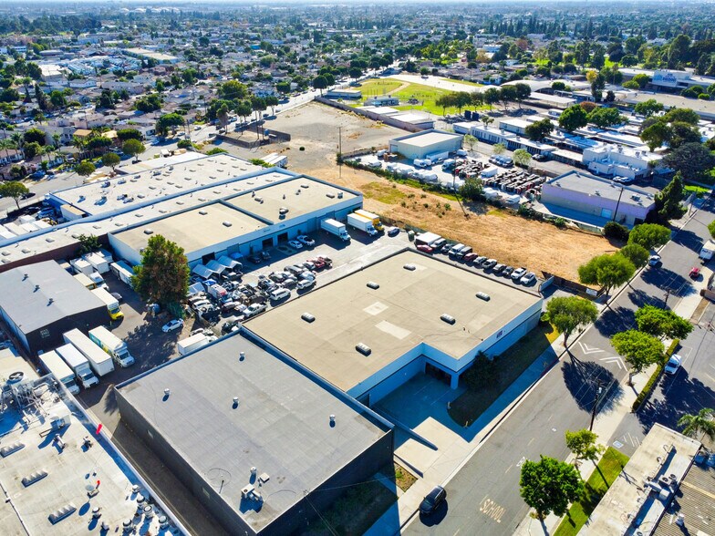 More Photos Of 6840-6846 Suva St, Bell Gardens Unknown For Lease