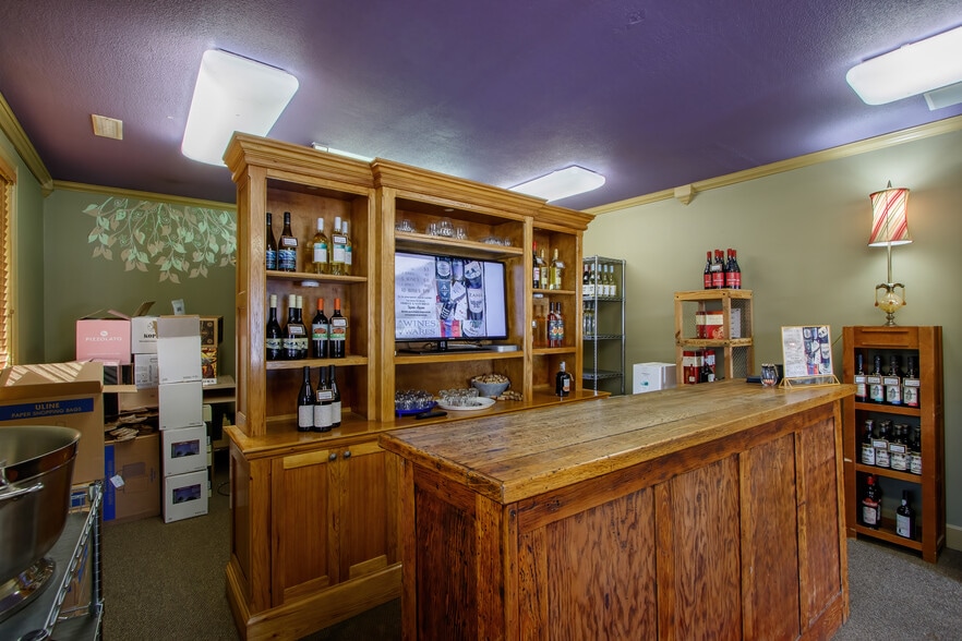 More Photos Of 1 N Marine Blvd, Jacksonville Storefront Retail Office For Sale