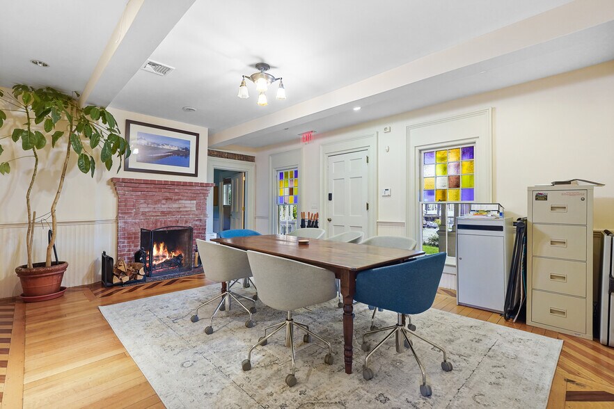 More Photos Of 413-415 Bedford Rd, Pleasantville Office For Lease