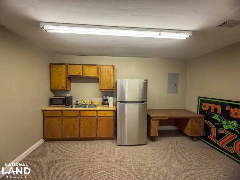 More Photos Of SR-5 S, Marion General Retail For Sale