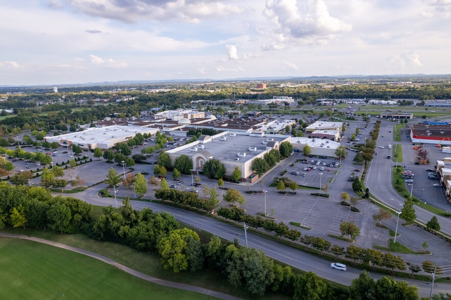 More Photos Of 1720 Old Fort Pky, Murfreesboro Freestanding For Sale