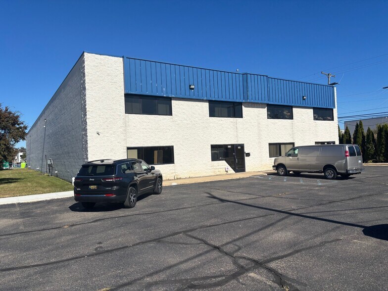 Primary Photo Of 6739 Cypress Rd, Romulus Distribution For Sale