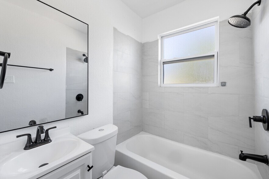 More Photos Of 1761 19th St S, Saint Petersburg Apartments For Sale