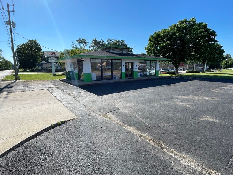 More Photos Of 5970 S Madison Ave, Indianapolis Freestanding For Sale