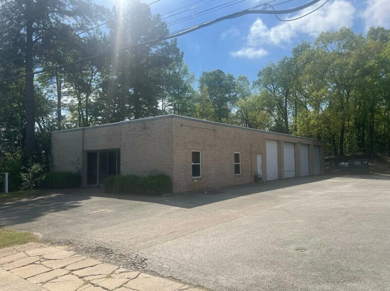More Photos Of 2819 University Blvd, Tyler Warehouse For Lease