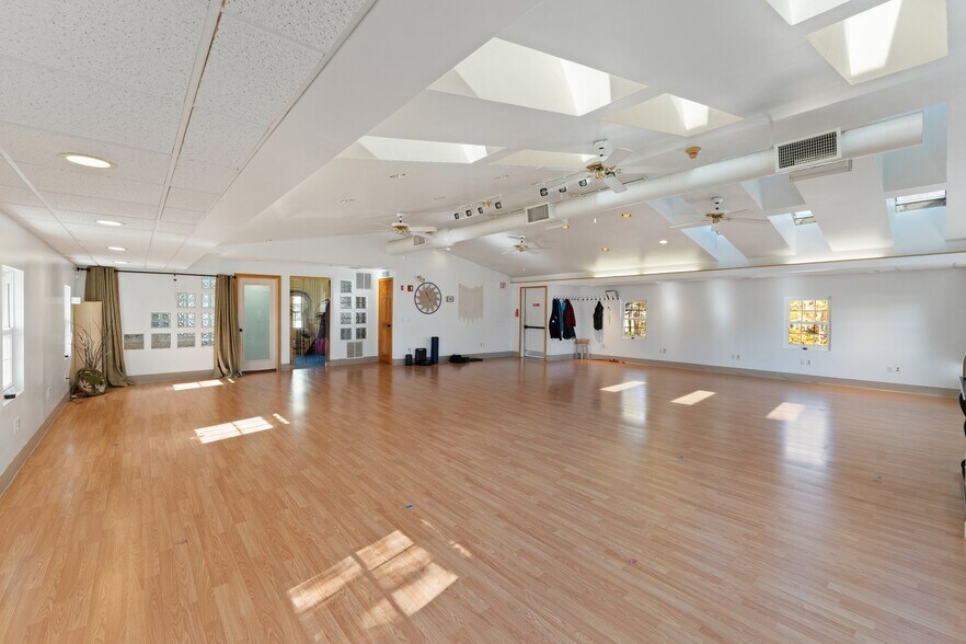 More Photos Of 4372 Post Rd, East Greenwich Office Residential For Sale