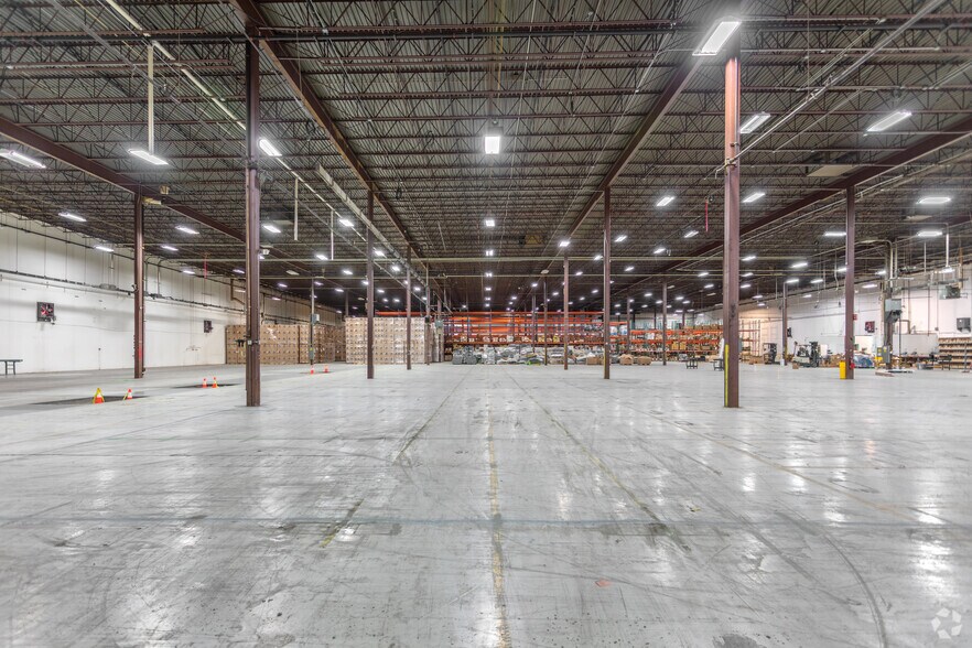 More Photos Of 14600 21st Ave N, Plymouth Warehouse For Lease