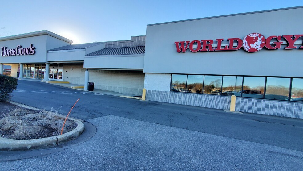 More Photos Of 22608 MacArthur Blvd, California Unknown For Lease