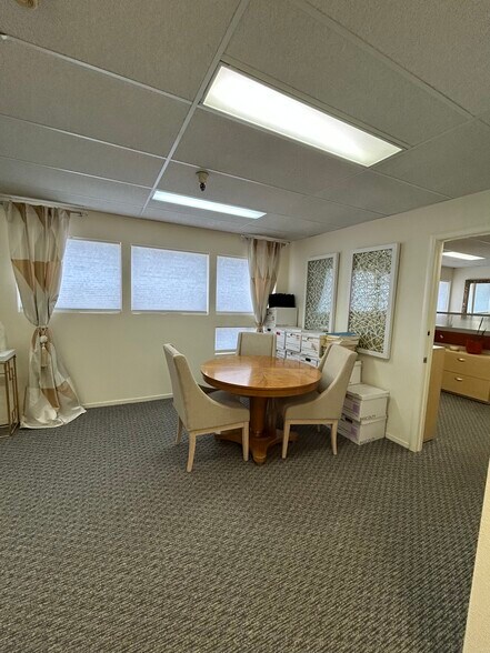 More Photos Of 335 Spreckels Dr, Aptos Office For Lease