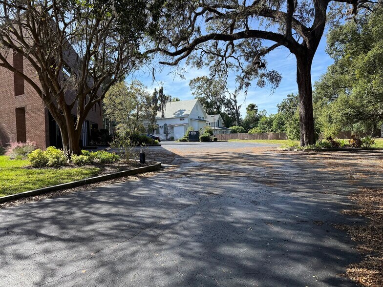 More Photos Of 202 NE 8th Ave, Ocala Office For Sale