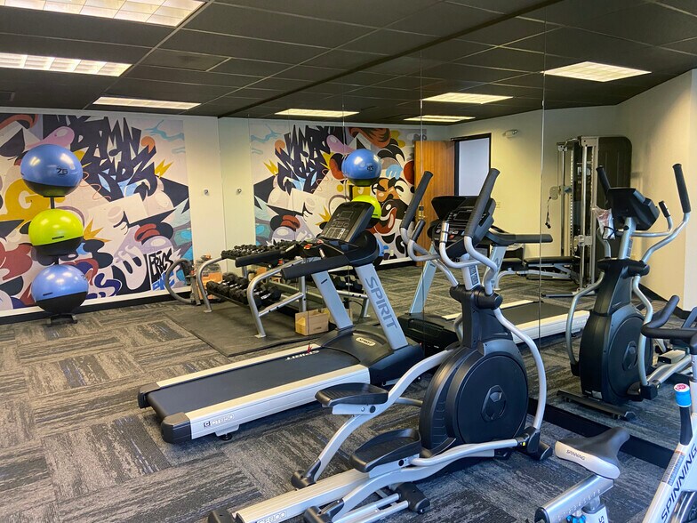 More Photos Of 5575 Tech Center Dr, Colorado Springs Office For Lease