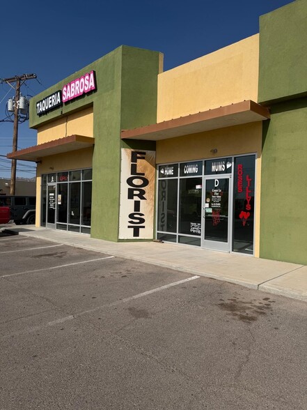 More Photos Of 9411 Dyer St, El Paso Storefront For Lease