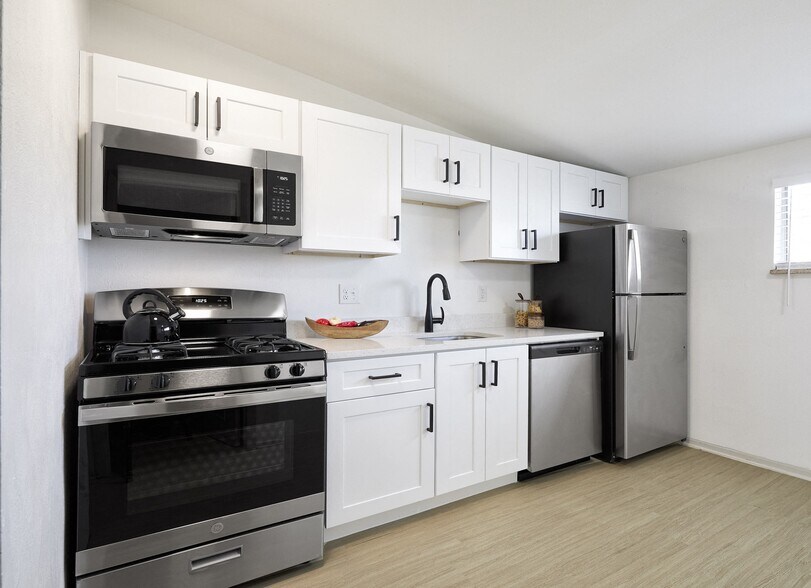 More Photos Of 801 W Prentice Ave, Littleton Apartments For Sale