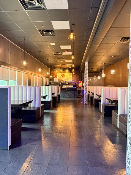 More Photos Of 2100 W White Oaks Dr, Springfield Restaurant For Sale