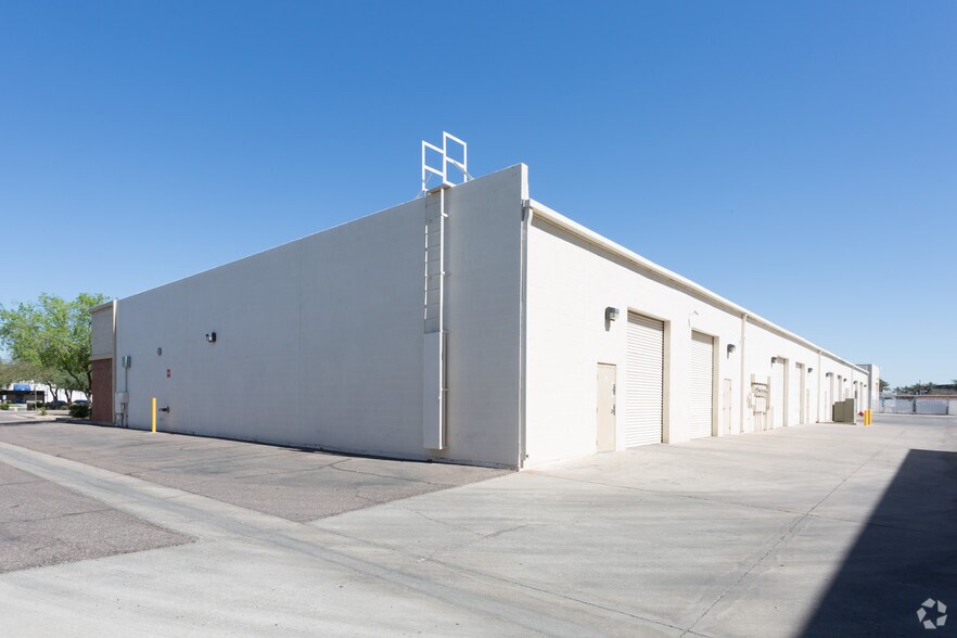 More Photos Of 3837 E Wier Ave, Phoenix Warehouse For Lease