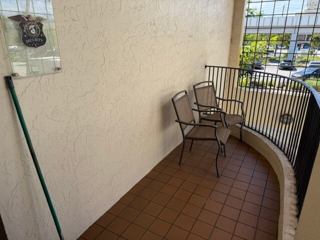 More Photos Of 4627 Ponce de Leon Blvd, Coral Gables Office For Lease