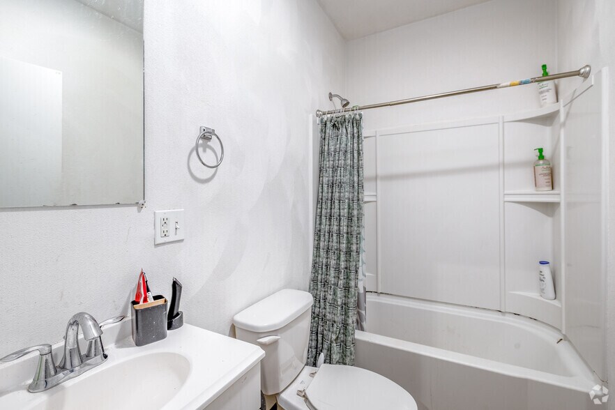 More Photos Of 221 Washington St, Binghamton Unknown For Sale