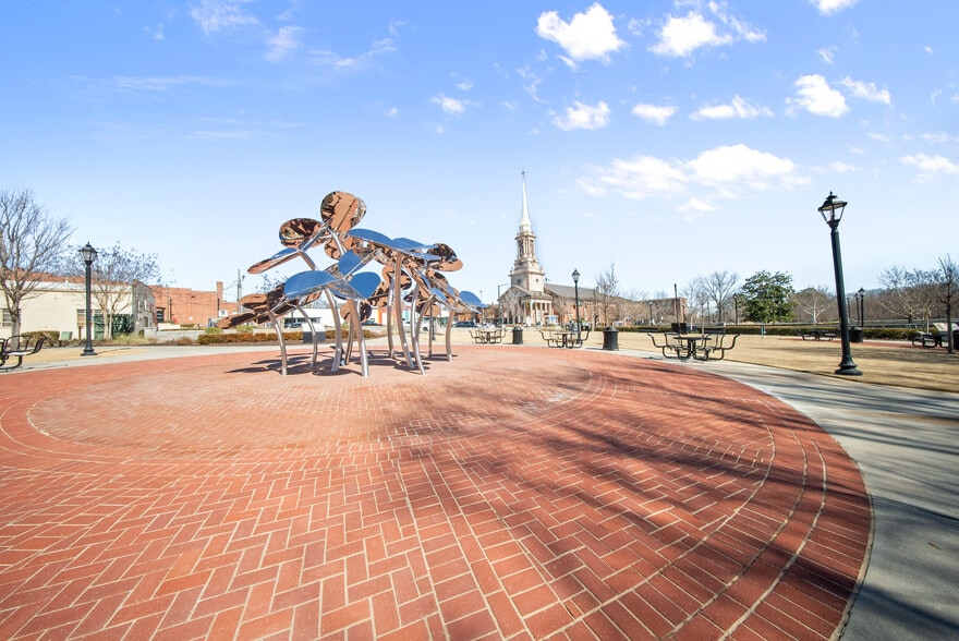 More Photos Of 221 Clayton St, Lawrenceville Office For Lease