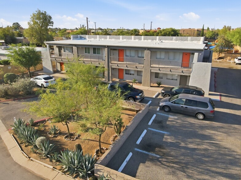 More Photos Of 30 E Camino Villas, Tucson Apartments For Sale